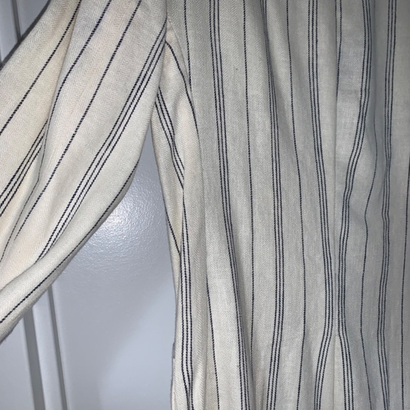 Chaps (NWT) (4) linen-blend, cream & navy, 2-button. - Picture 5 of 16